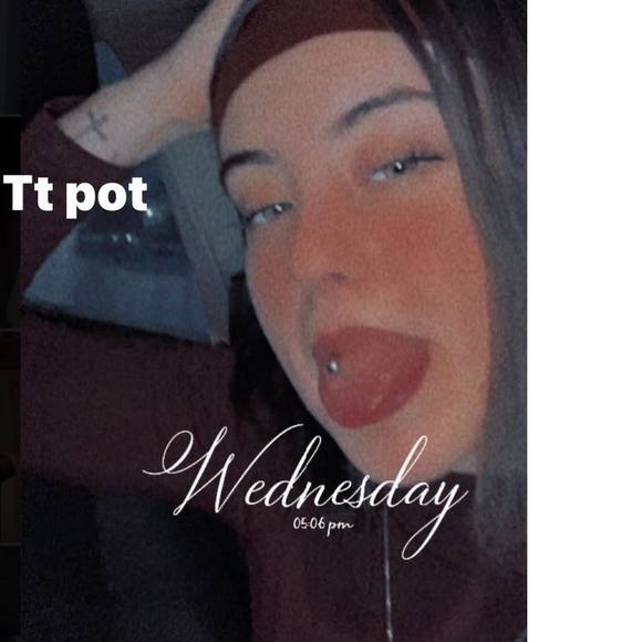 Meet your Posher, Daphné - Picture 1 of 1